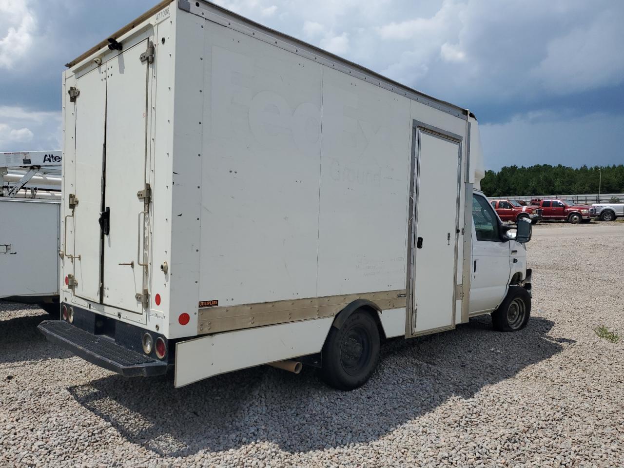 2021 Ford Econoline E350 Super Duty Cutaway Van - Фото 3