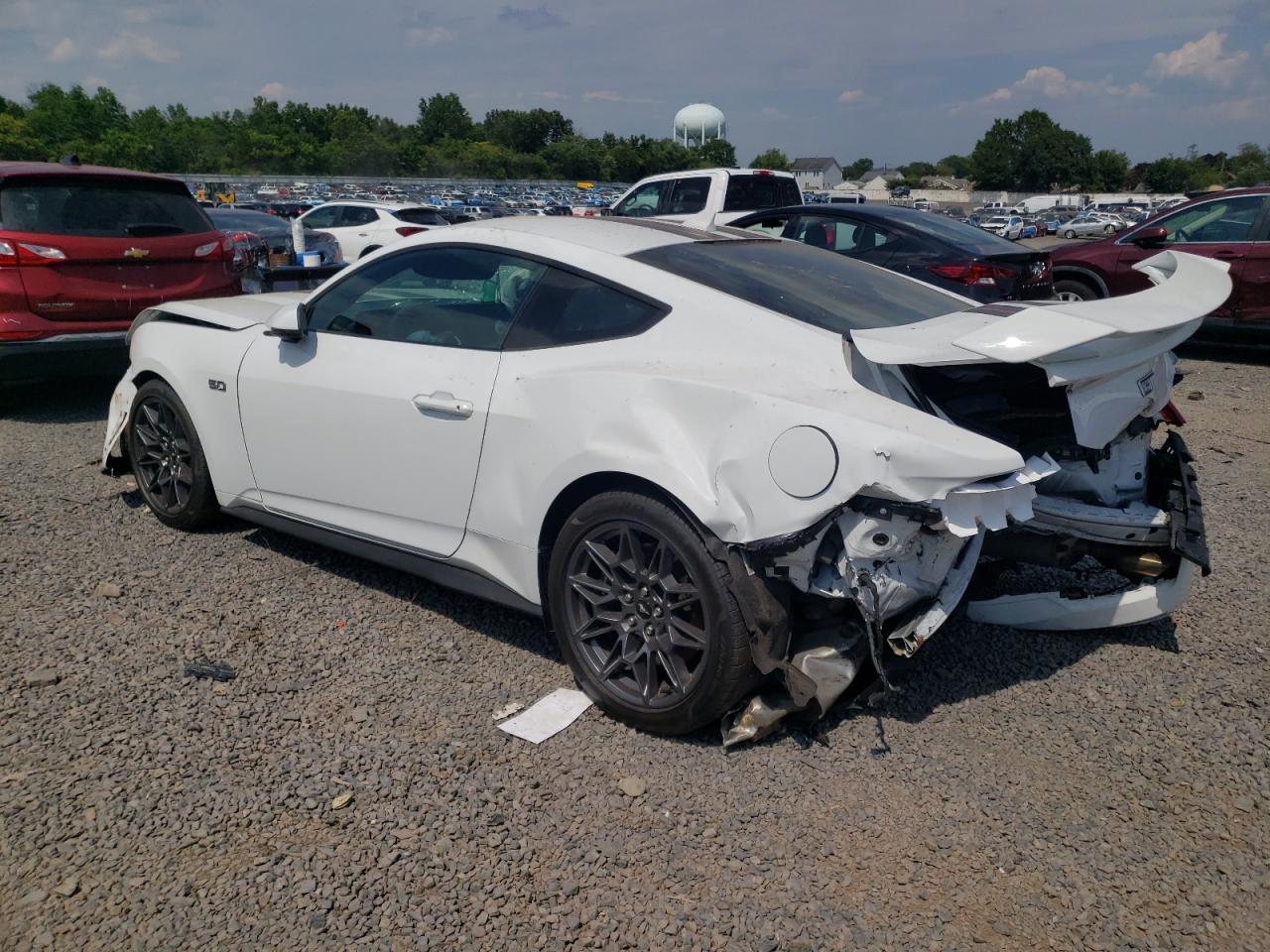 2024 Ford Mustang Gt - Фото 2