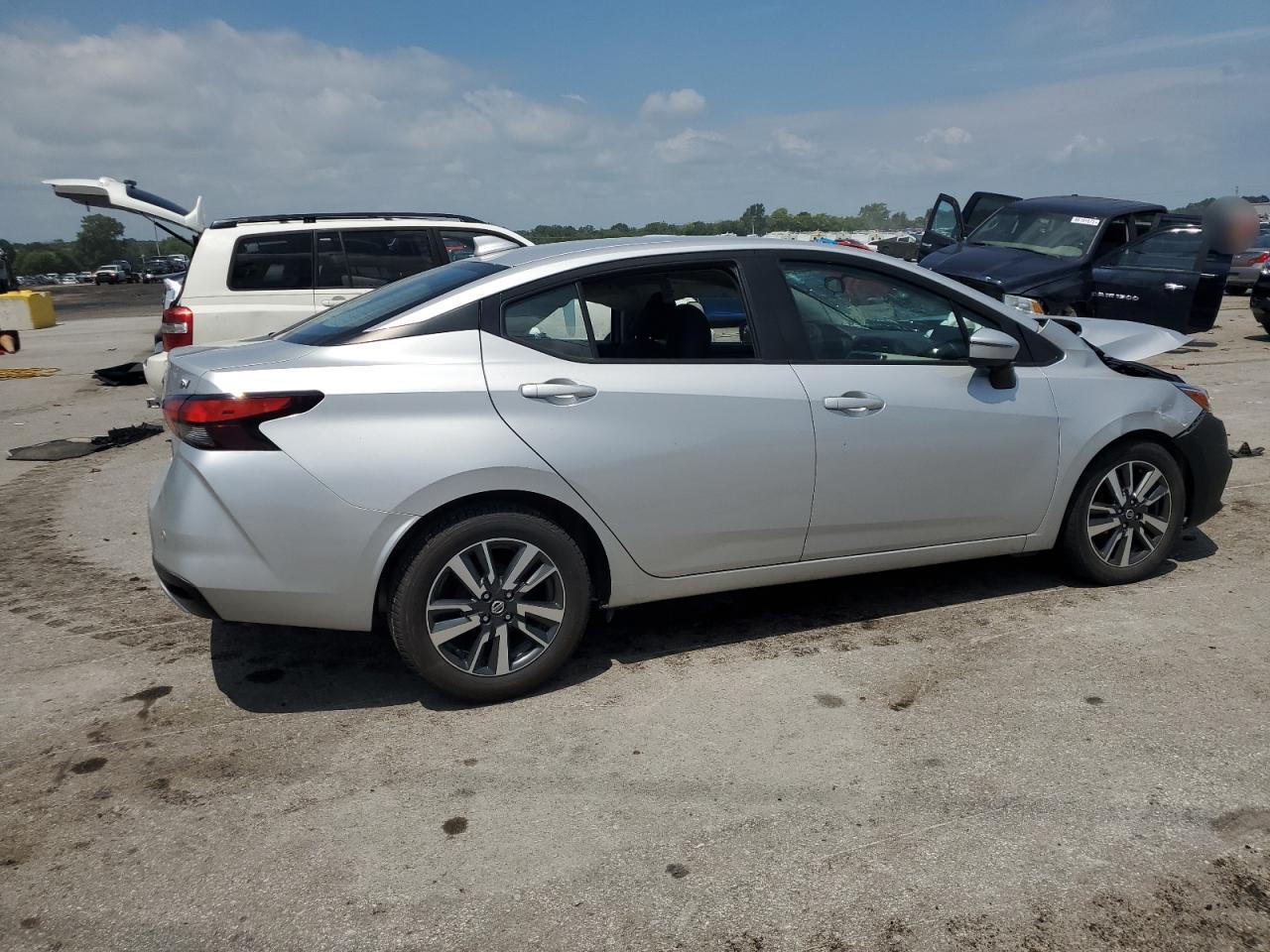 2021 Nissan Versa S - Фото 3