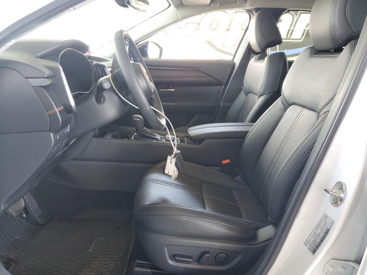 2025 Mazda Cx-50 Premium - Image 7