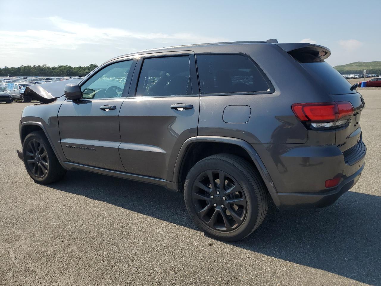 2020 Jeep Grand Cherokee Laredo - Image 2