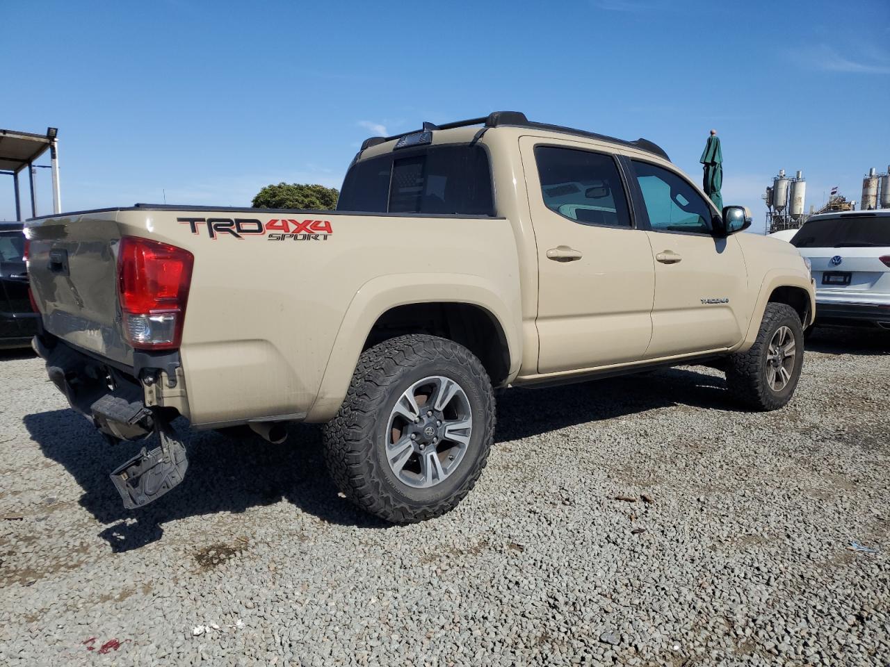 2017 Toyota Tacoma Double Cab - Фото 3