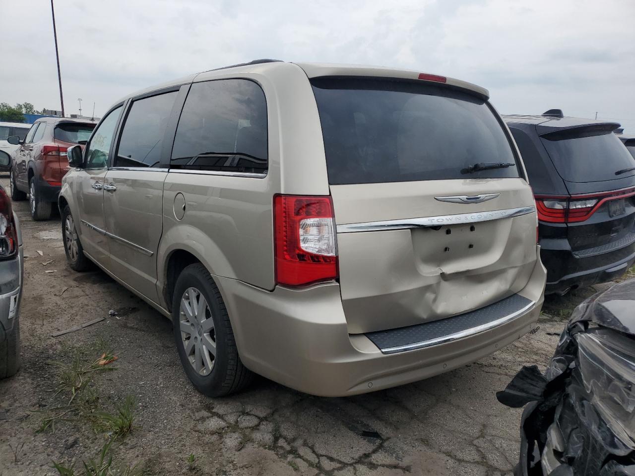 2012 Chrysler Town & Country Touring L - Image 2