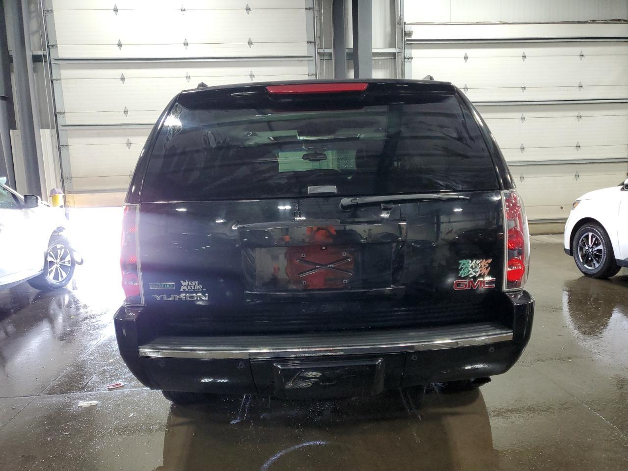 2010 GMC Yukon Denali - Фото 6