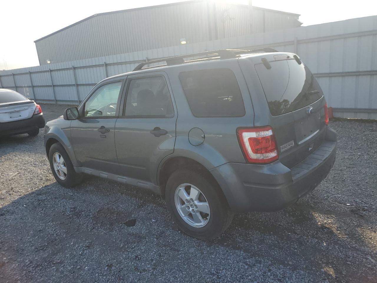 2010 Ford Escape Xlt - Фото 2