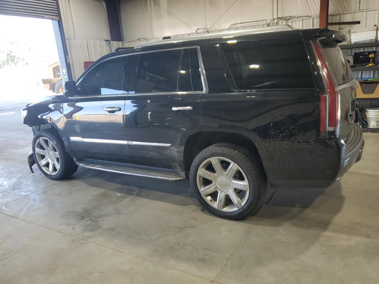 2017 Cadillac Escalade Luxury - Фото 2