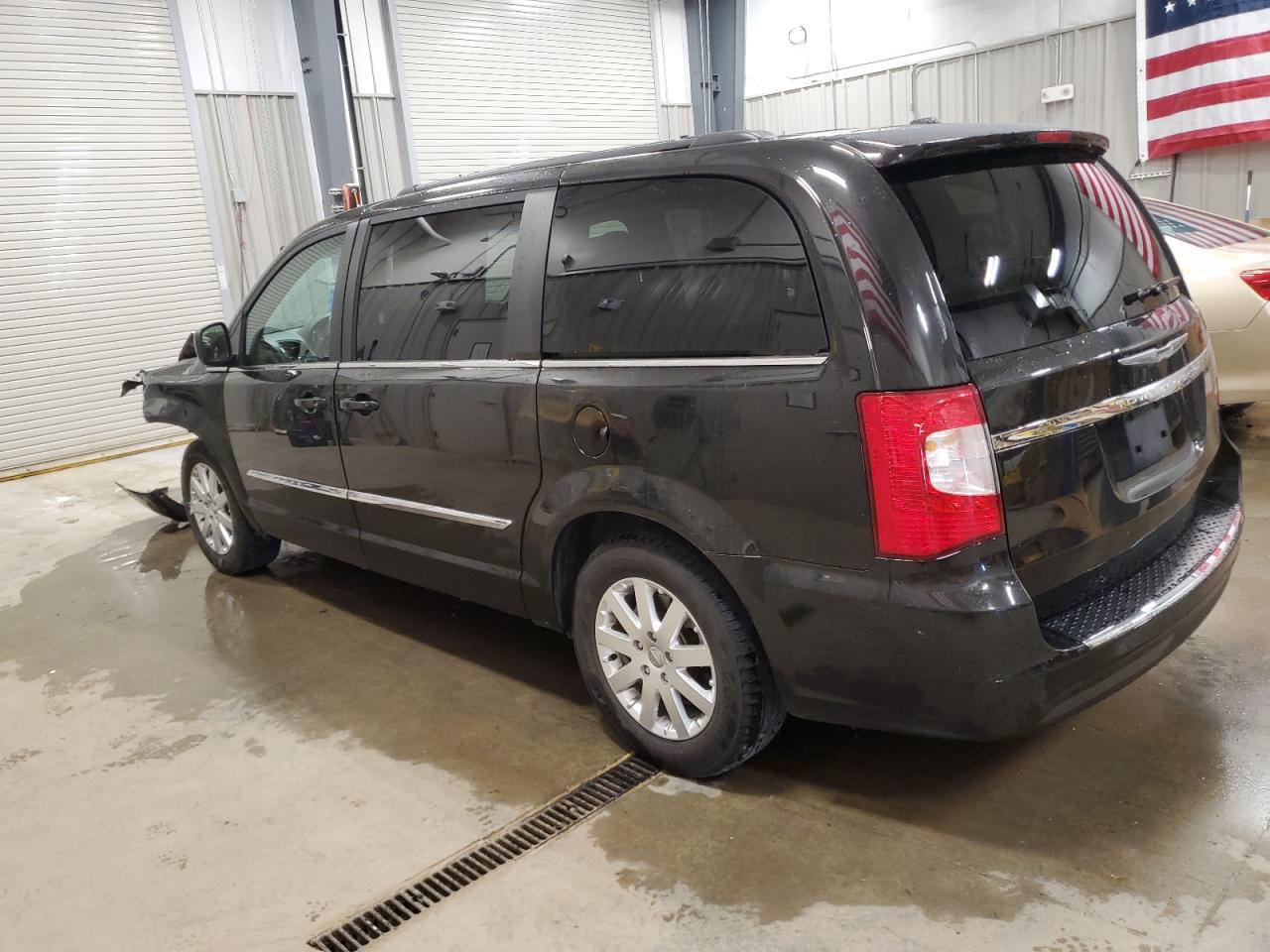 2014 Chrysler Town & Country Touring - Image 2