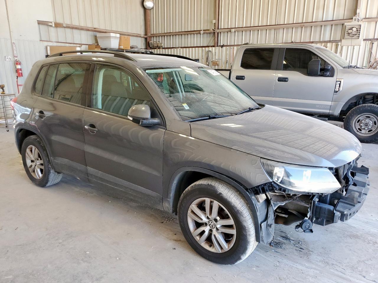 2015 Volkswagen Tiguan S - Фото 4