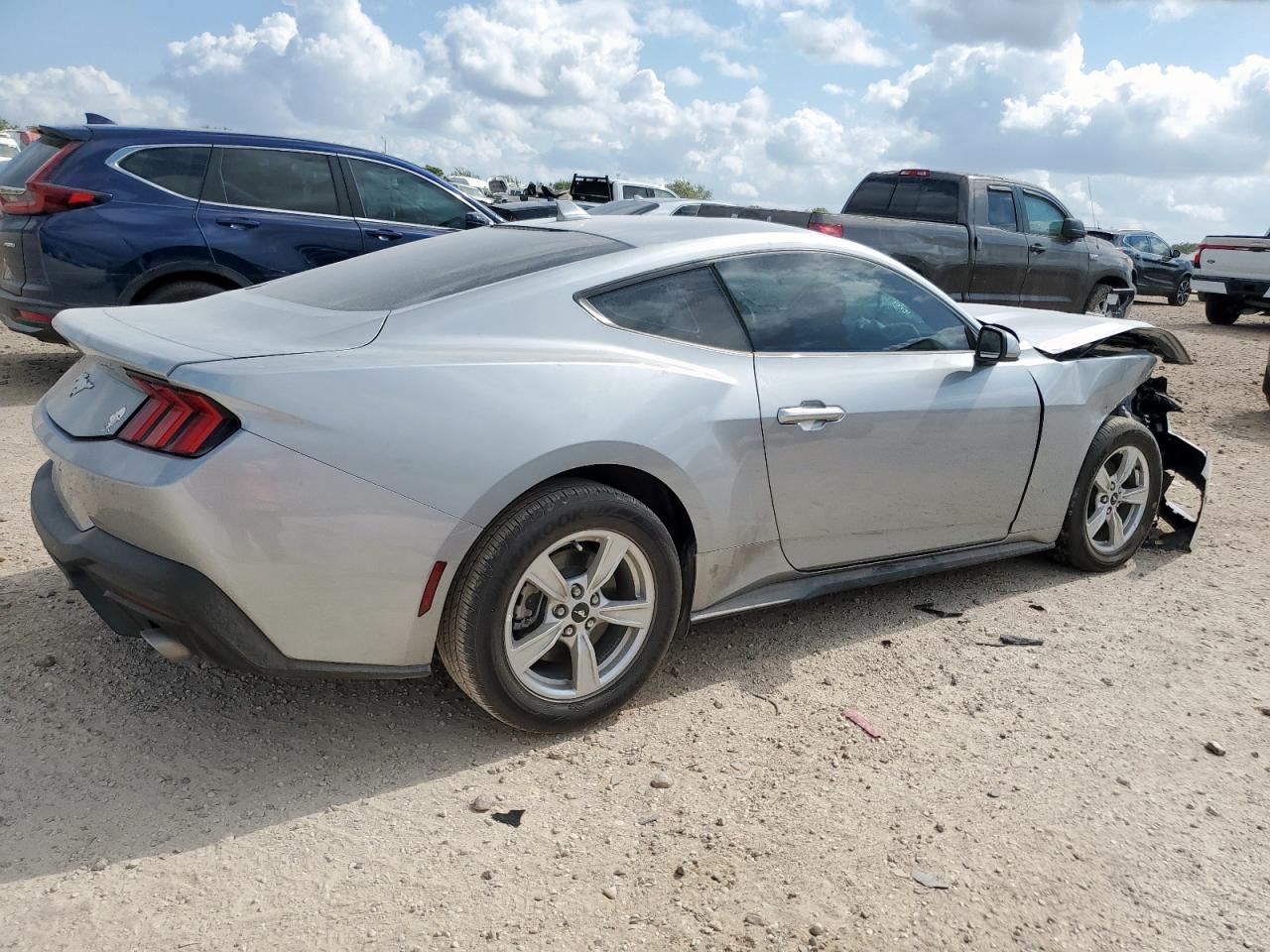 2024 Ford Mustang - Фото 3