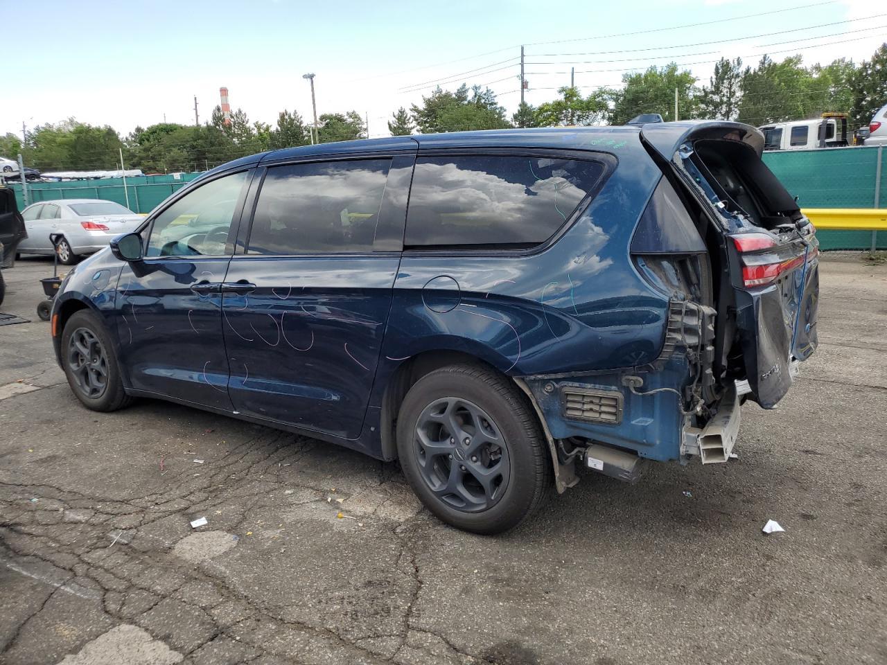 2022 Chrysler Pacifica Hybrid Touring L - Фото 2