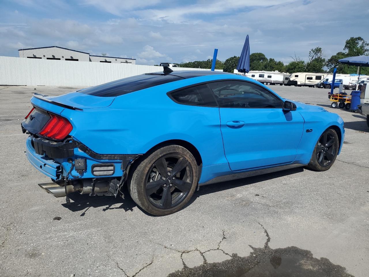 2023 Ford Mustang Gt - Фото 3
