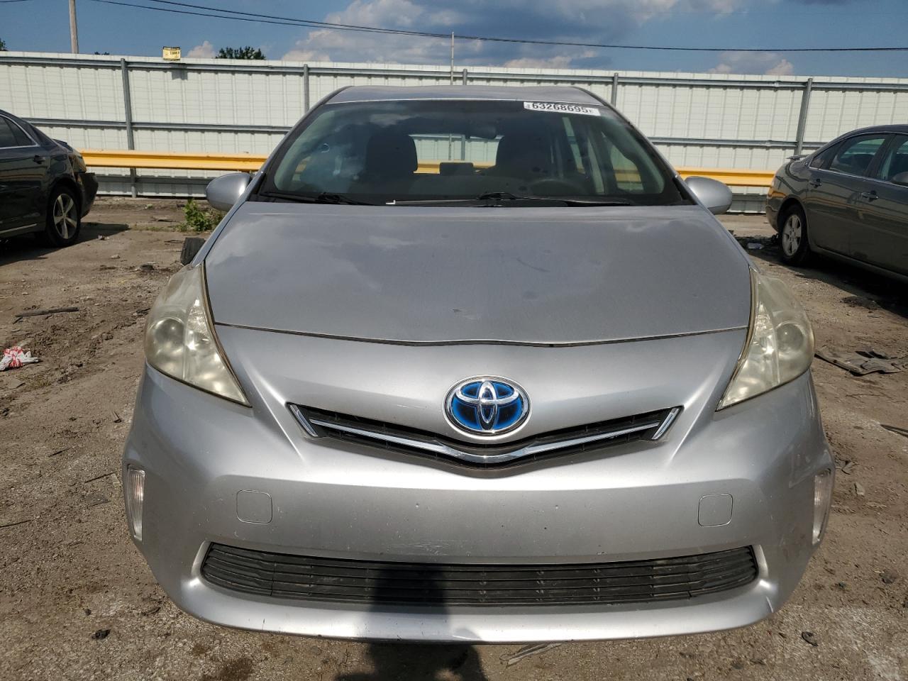 2012 Toyota Prius V - Image 5