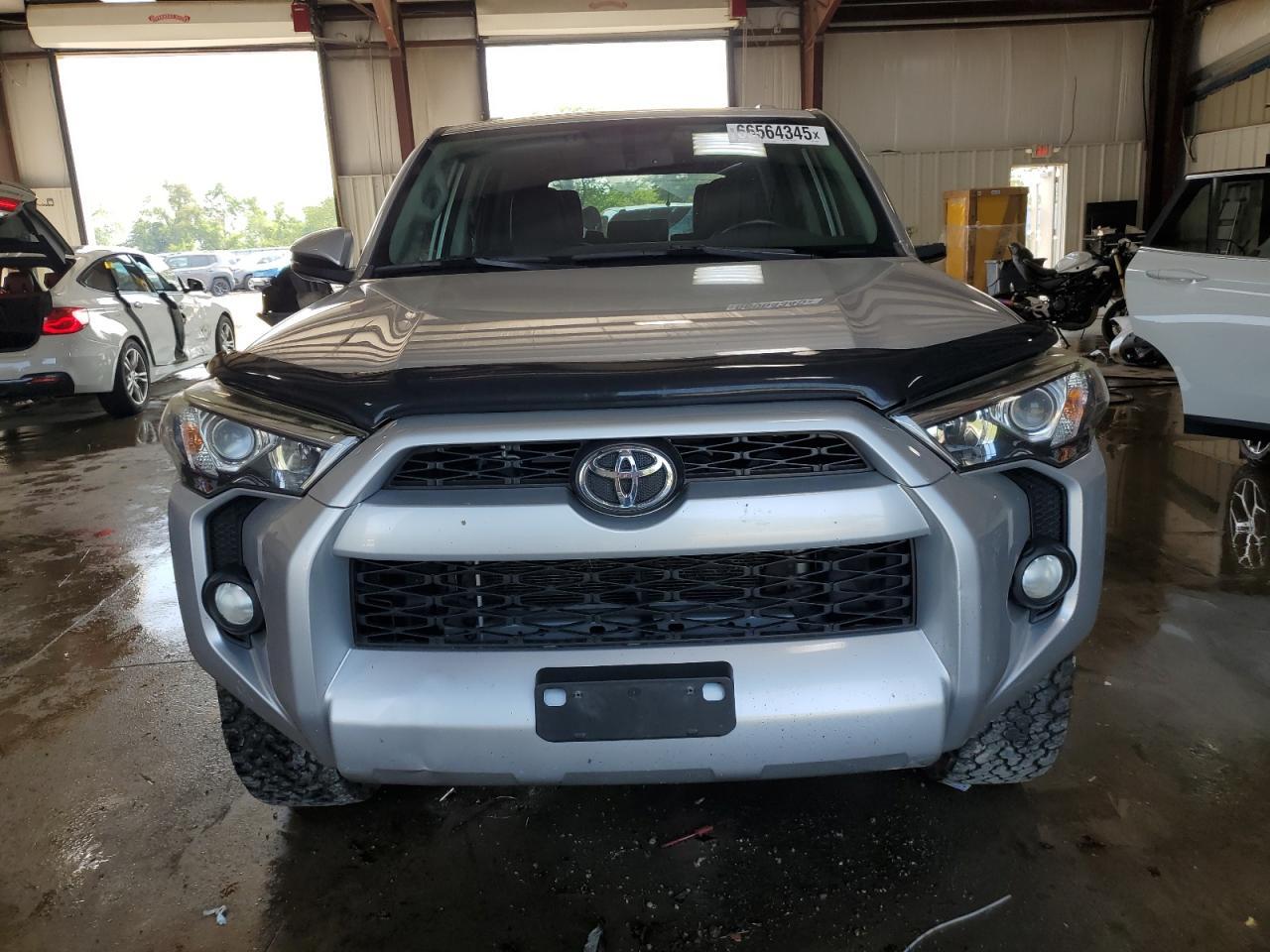 2014 Toyota 4Runner Sr5 - Image 5