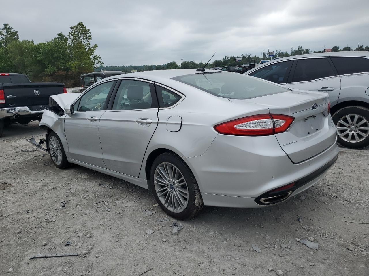 2014 Ford Fusion Se - Фото 2