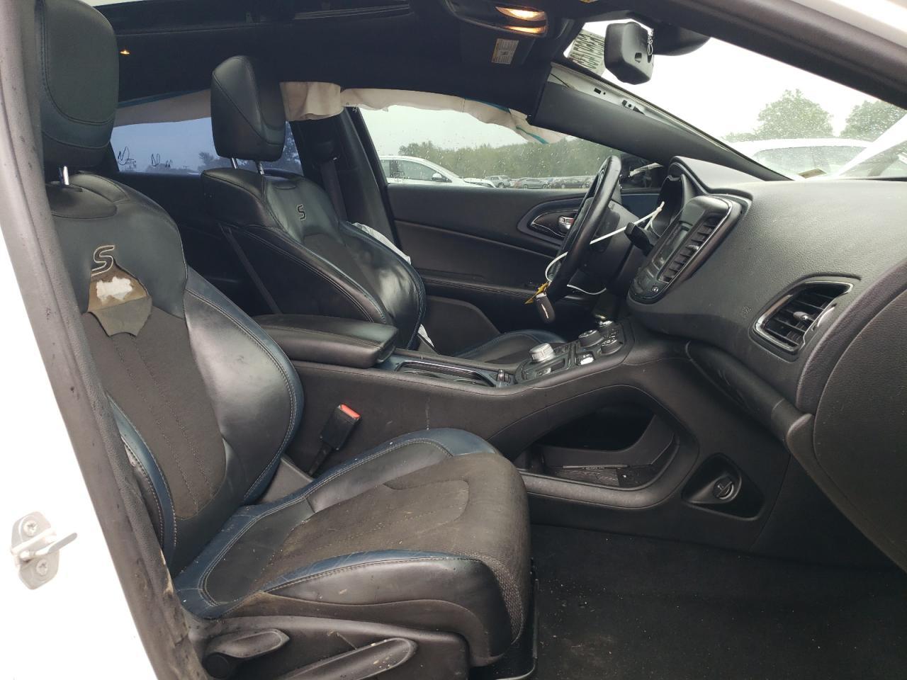 2015 Chrysler 200 S - Image 7