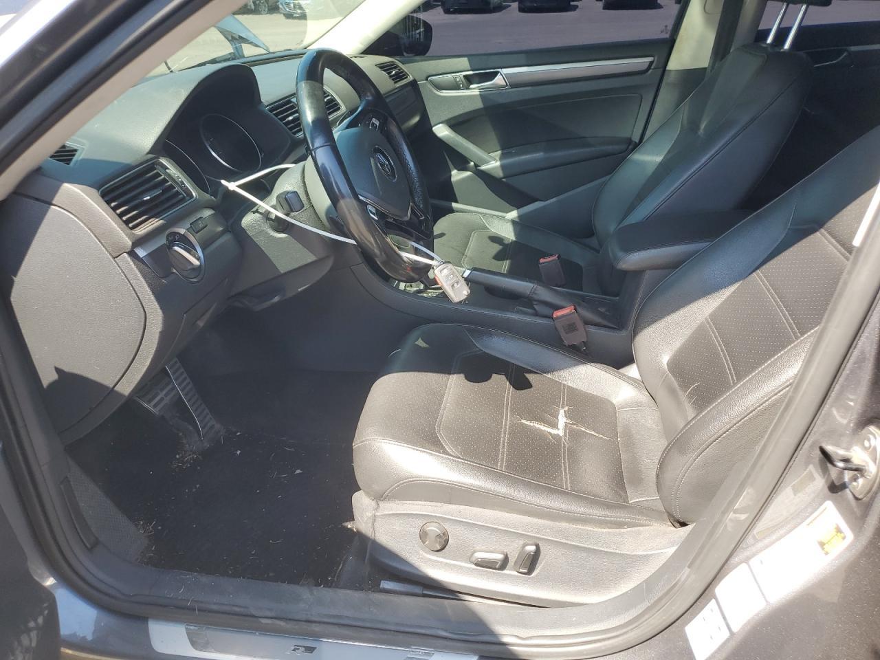 2018 Volkswagen Passat S - Image 7