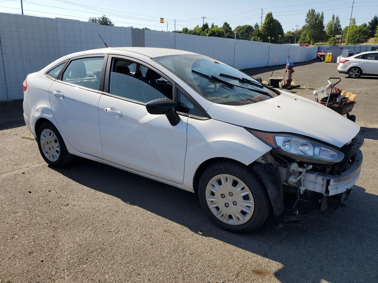 2014 Ford Fiesta S - Фото 4