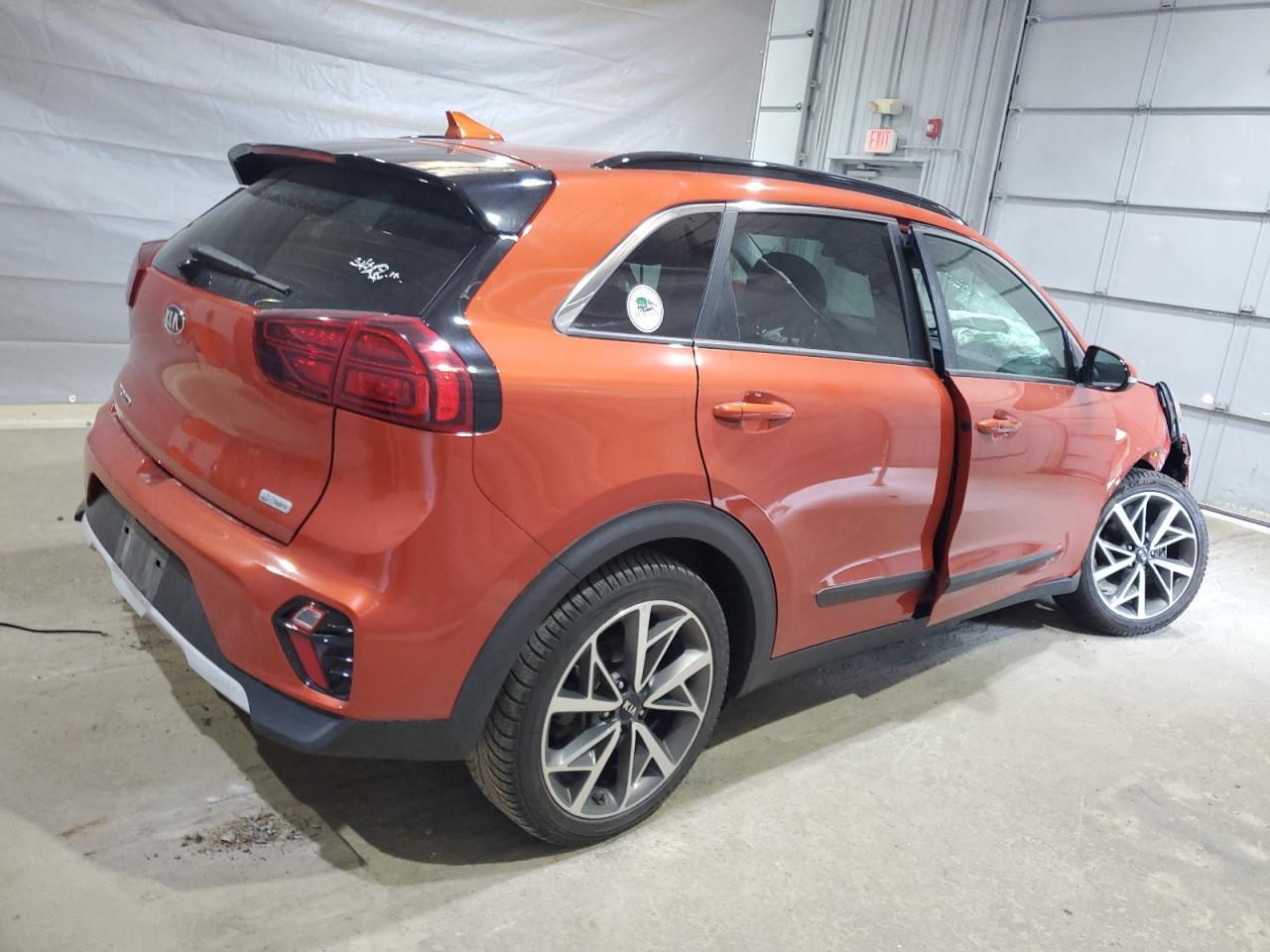 2020 Kia Niro Touring - Фото 3