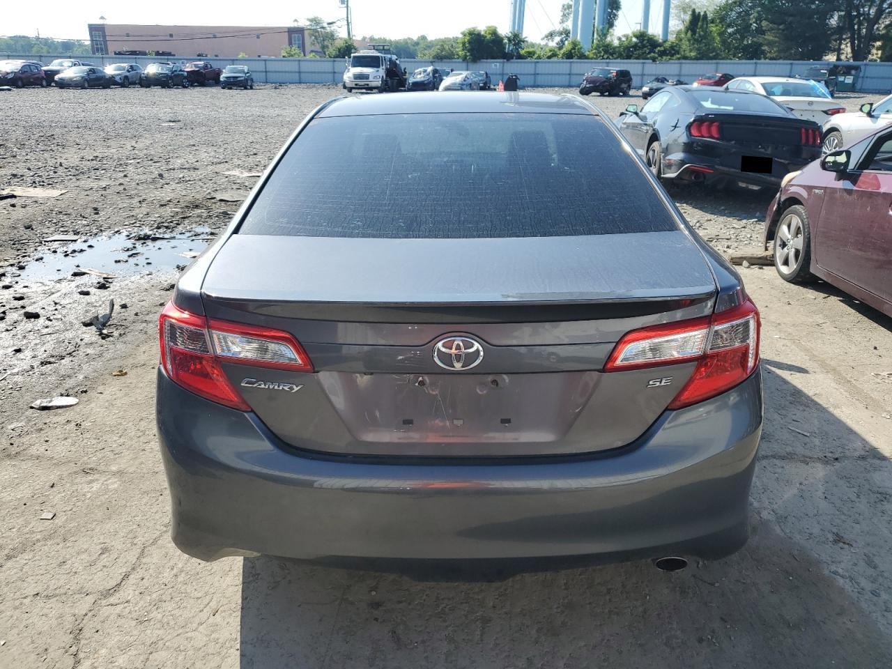 2014 Toyota Camry L - Image 6