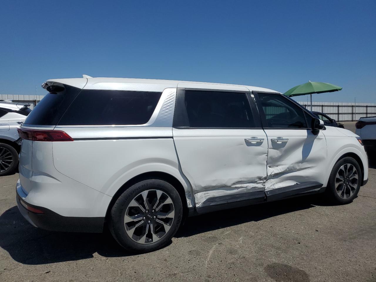 2024 Kia Carnival Ex - Image 3