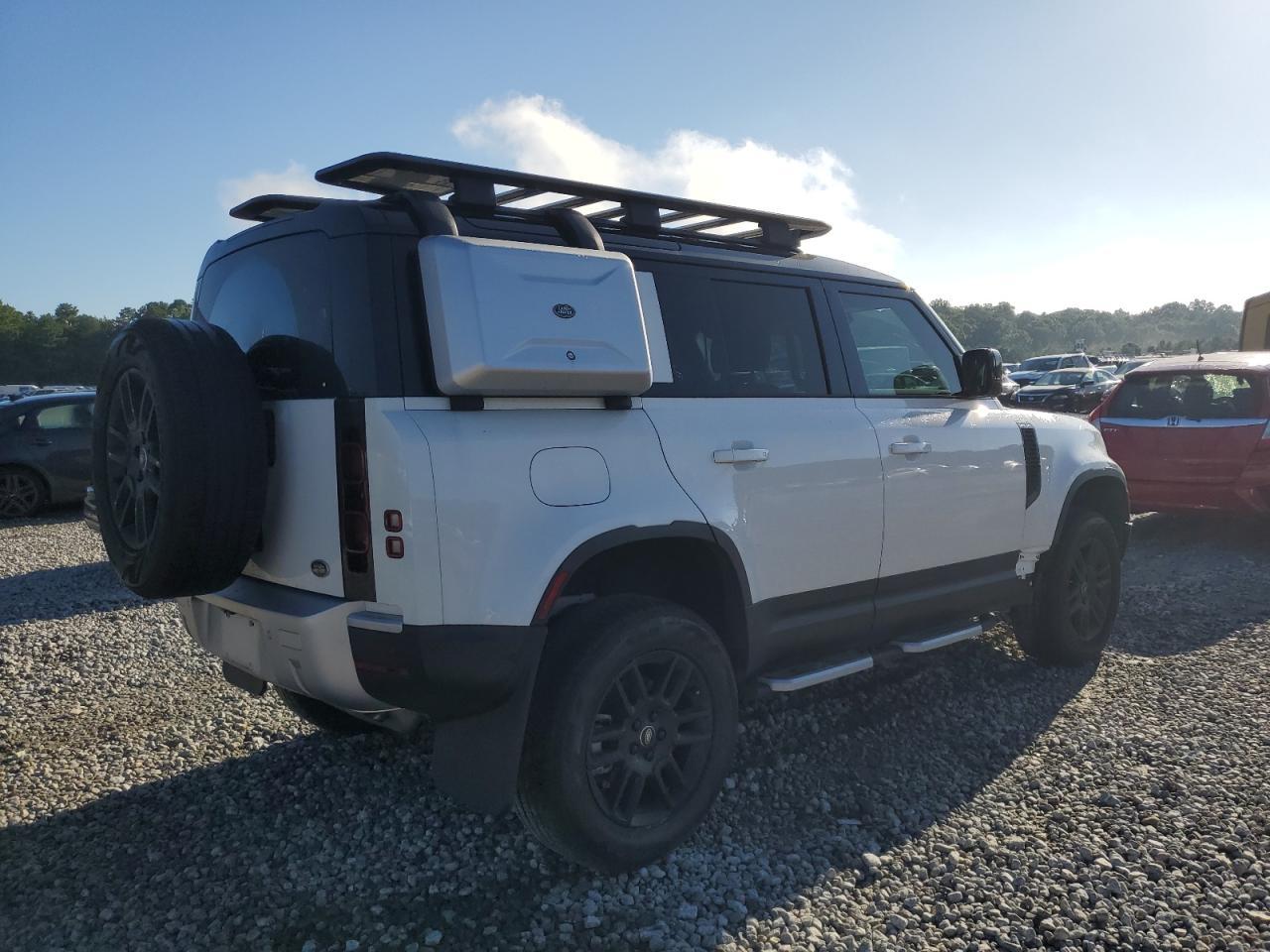 2023 Land Rover Defender 110 S - Фото 3