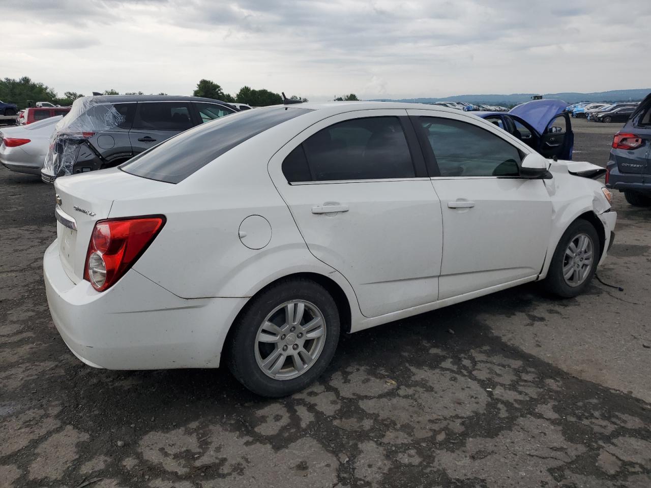 2014 Chevrolet Sonic Lt - Image 3
