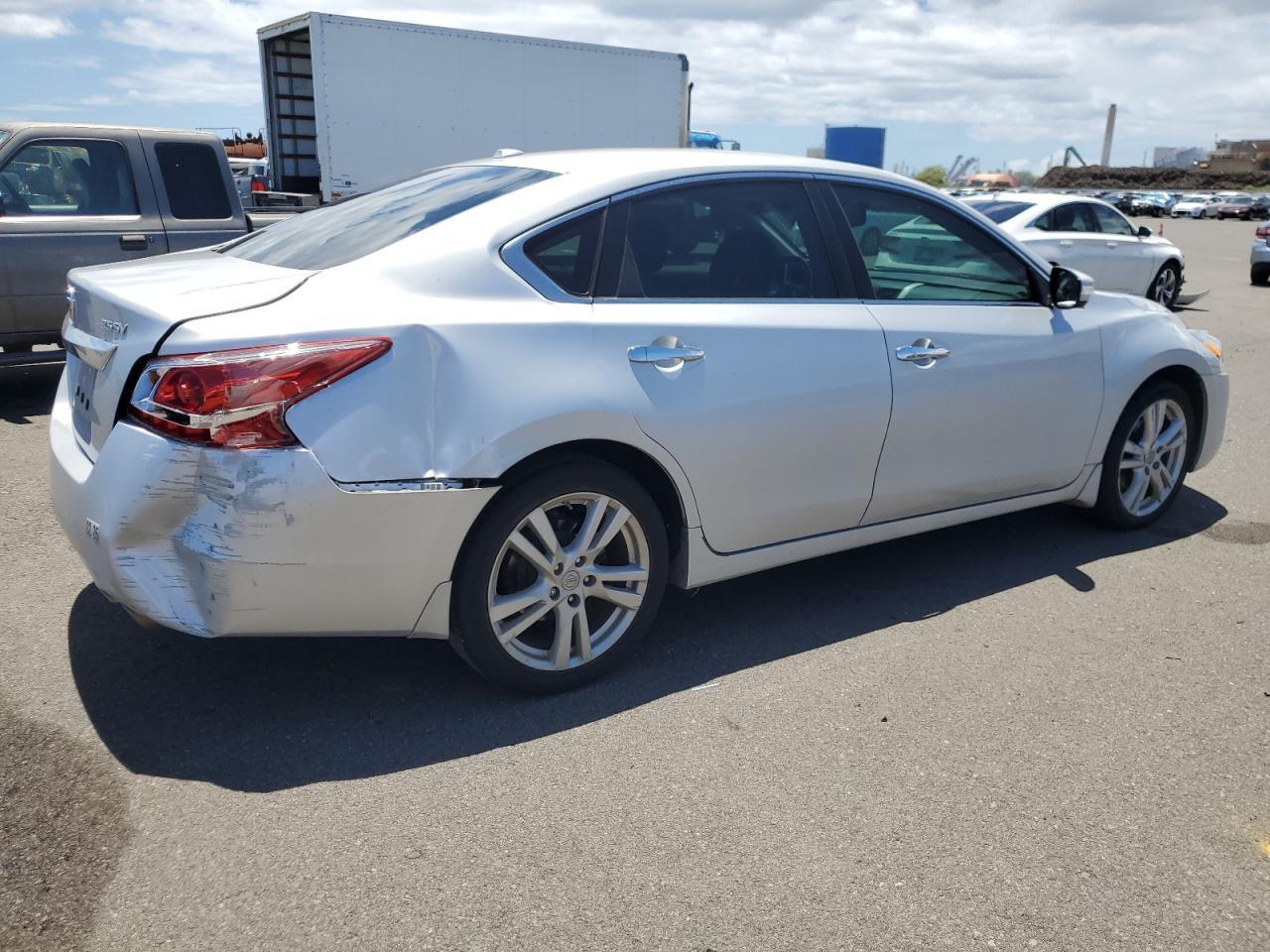 2013 Nissan Altima 3.5S - Image 3