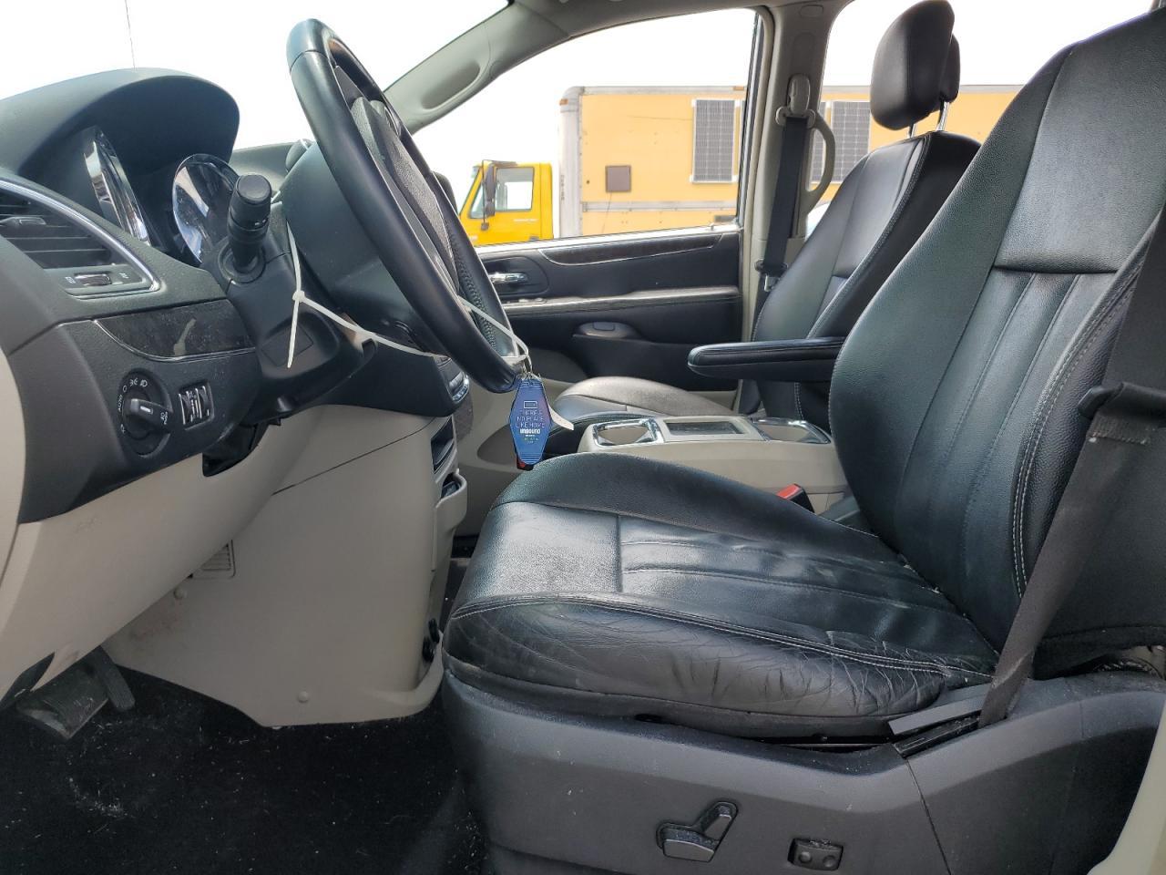2015 Chrysler Town & Country Touring - Image 7