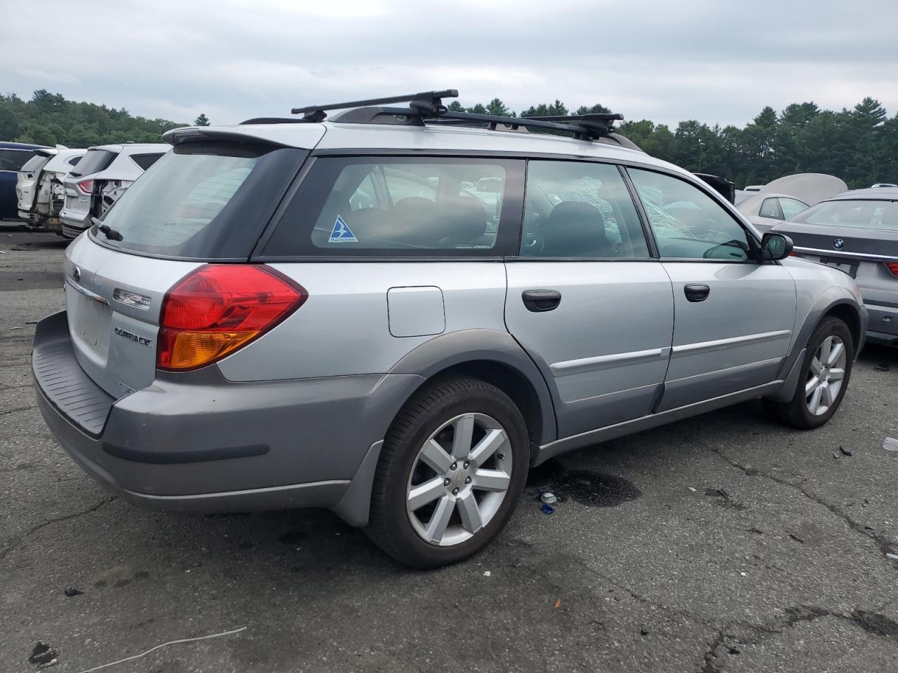 2005 Subaru Legacy Outback 2.5I - Фото 3