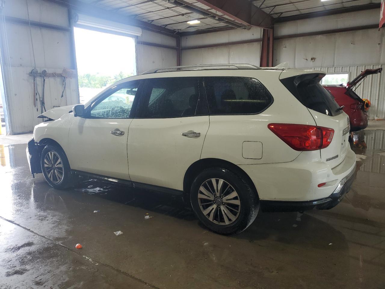 2019 Nissan Pathfinder S - Image 2