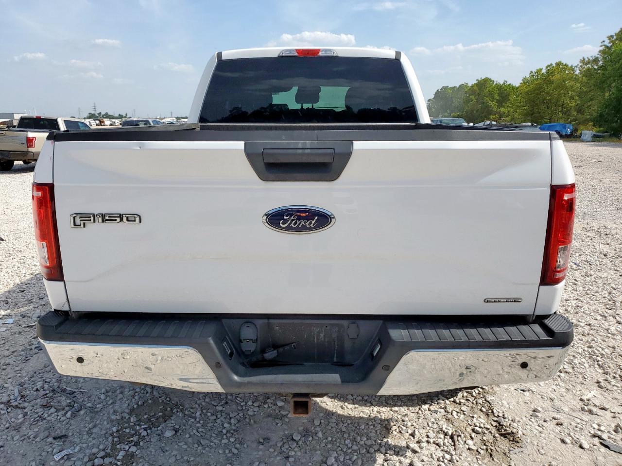 2015 Ford F150 Super Cab - Image 6