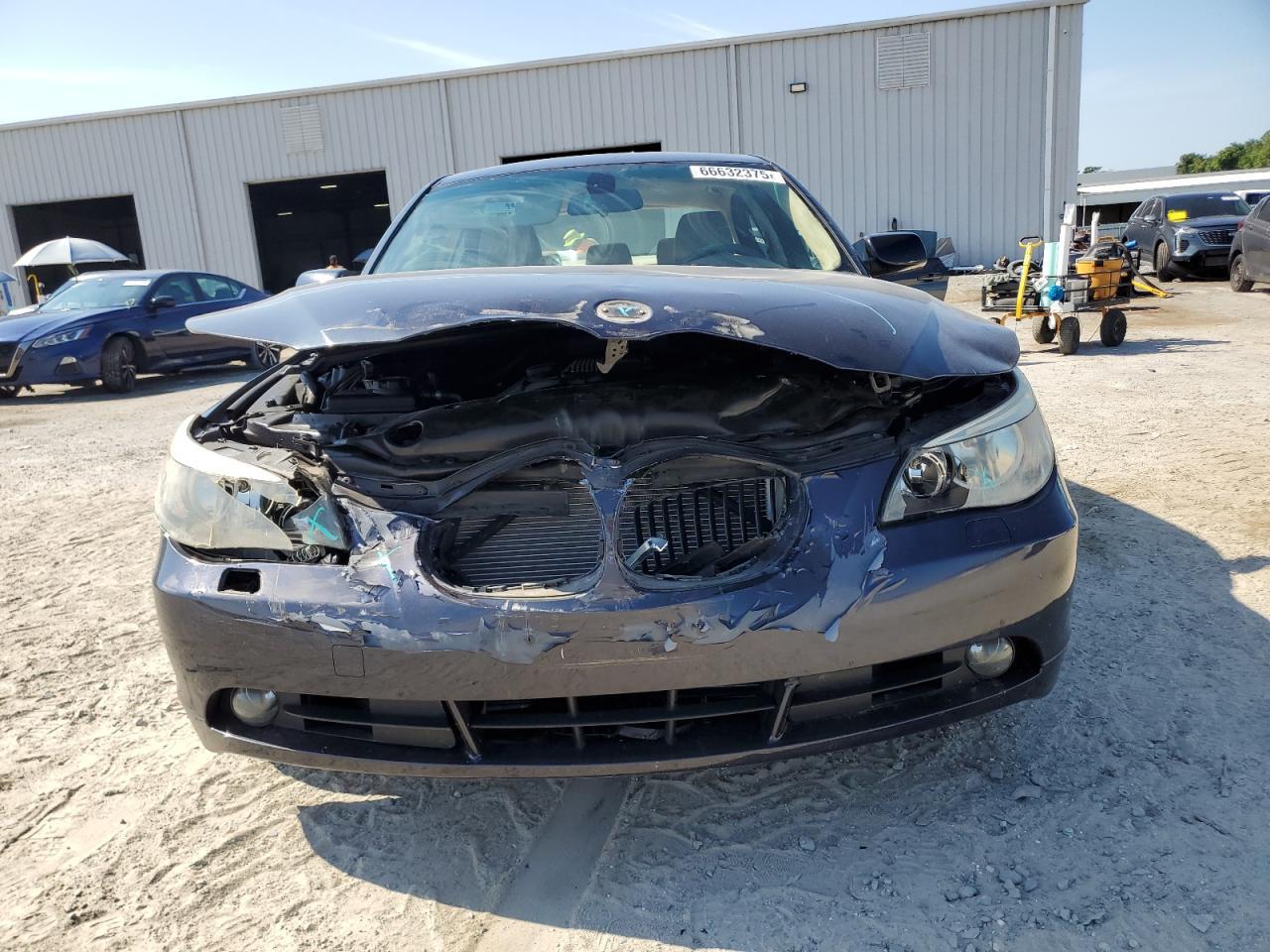 2004 BMW 525 I - Фото 5