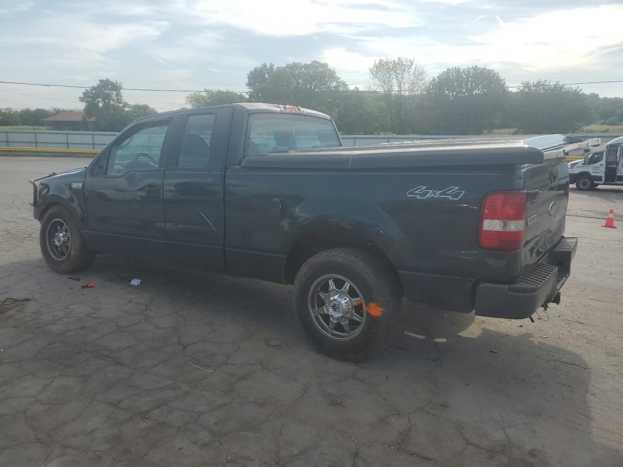 2005 Ford F150 - Image 2