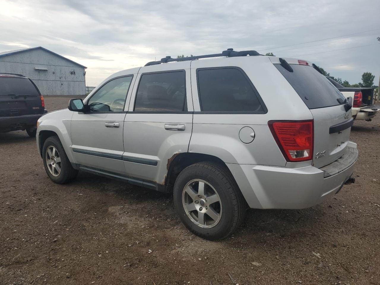 2008 Jeep Grand Cherokee Laredo - Image 2