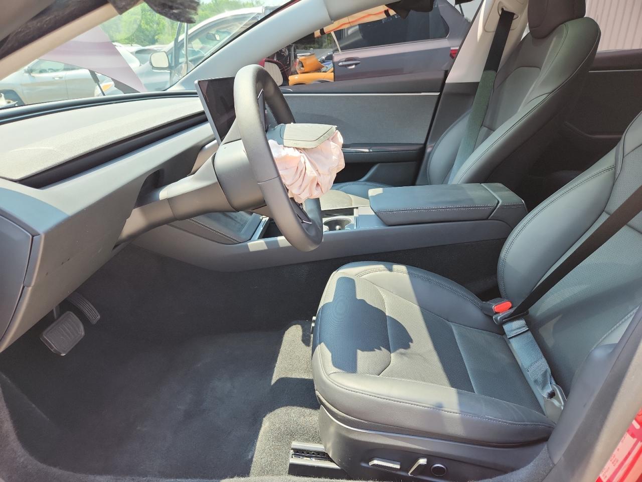 2025 Tesla Model 3 - Image 7