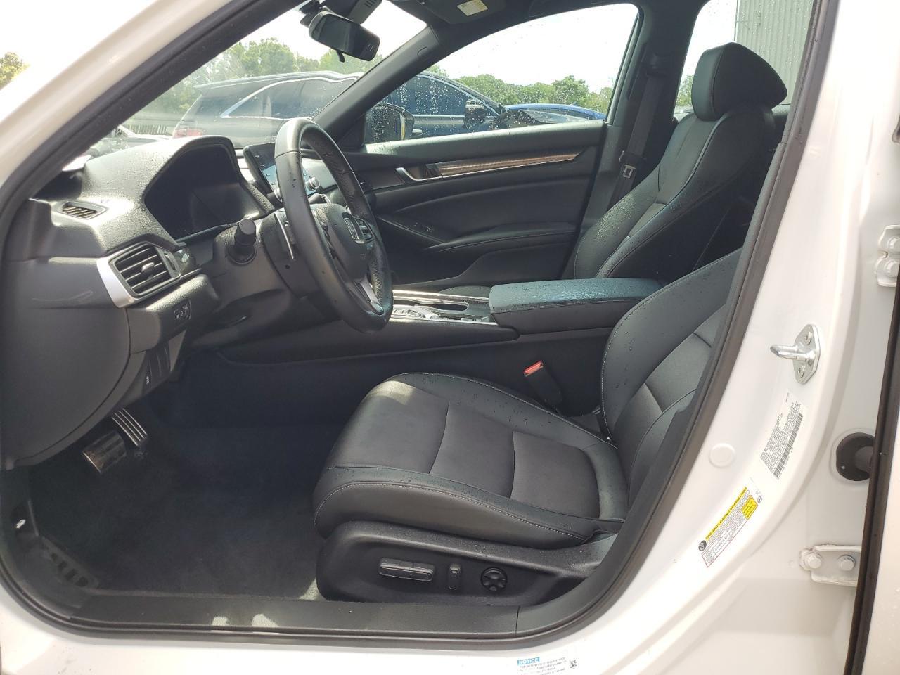 2022 Honda Accord Hybrid Sport - Image 7