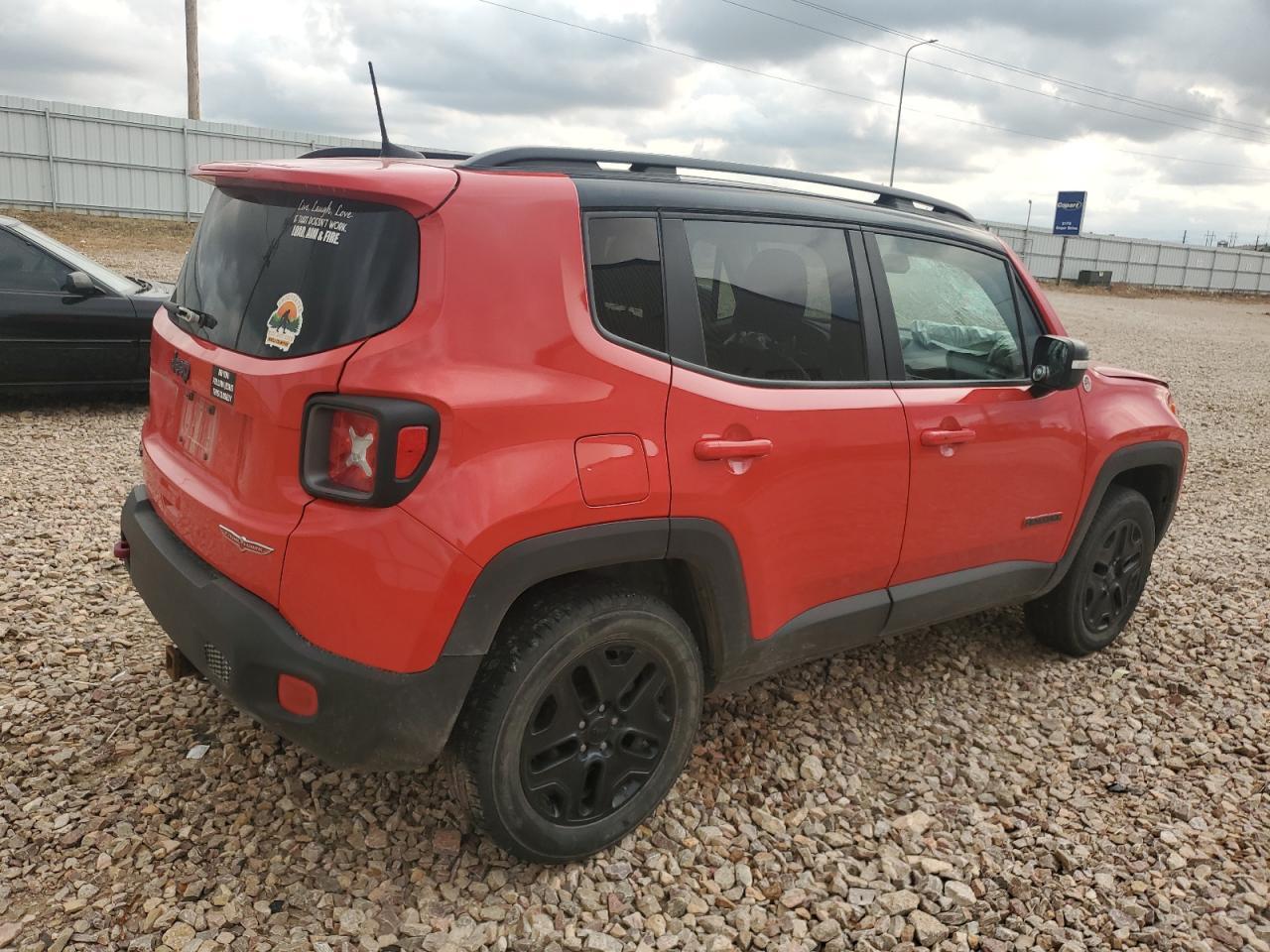 2018 Jeep Renegade Trailhawk - Image 3