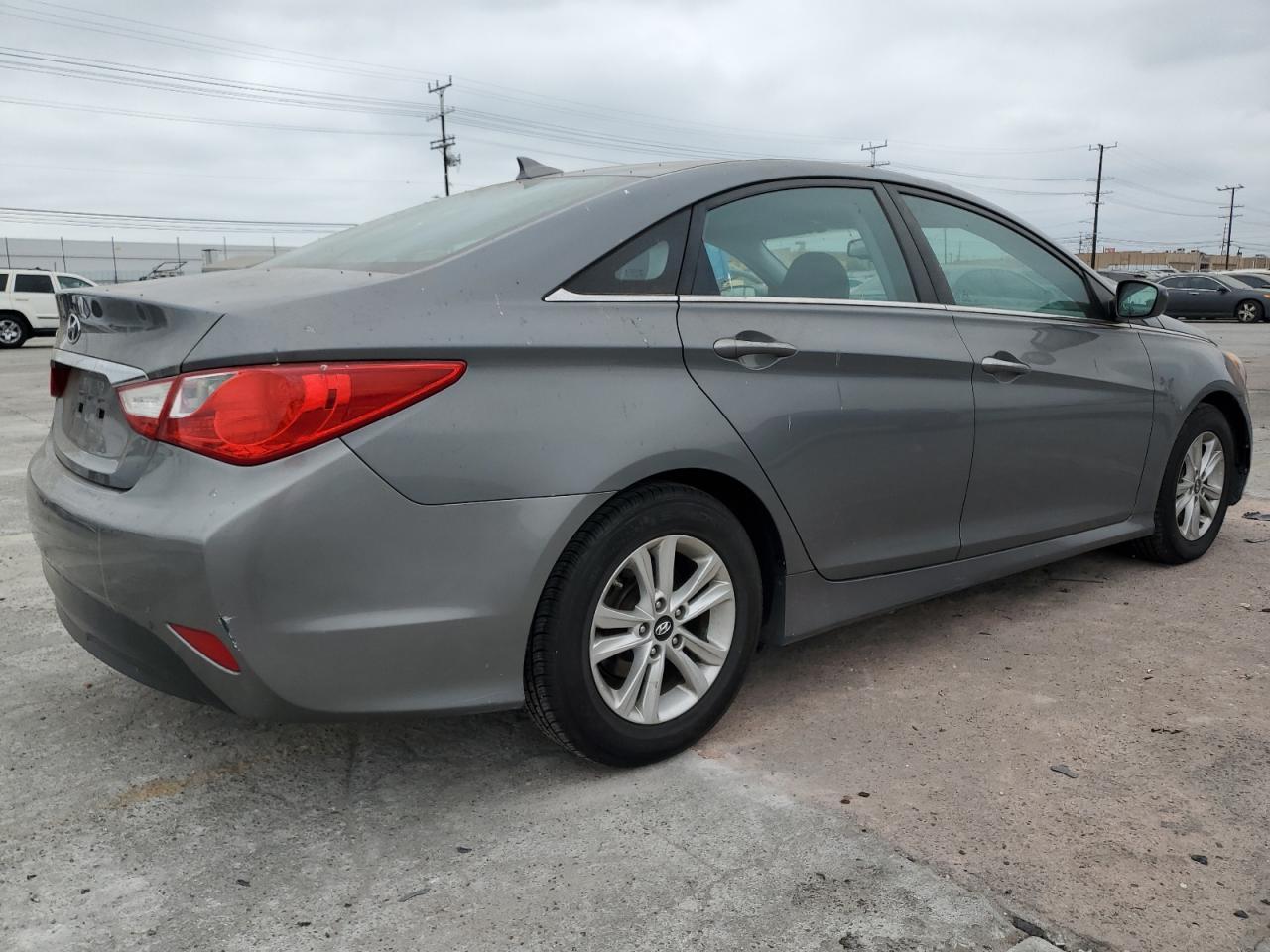 2014 Hyundai Sonata Gls - Image 3