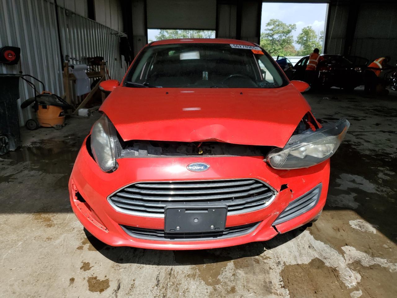 2015 Ford Fiesta Se - Фото 5