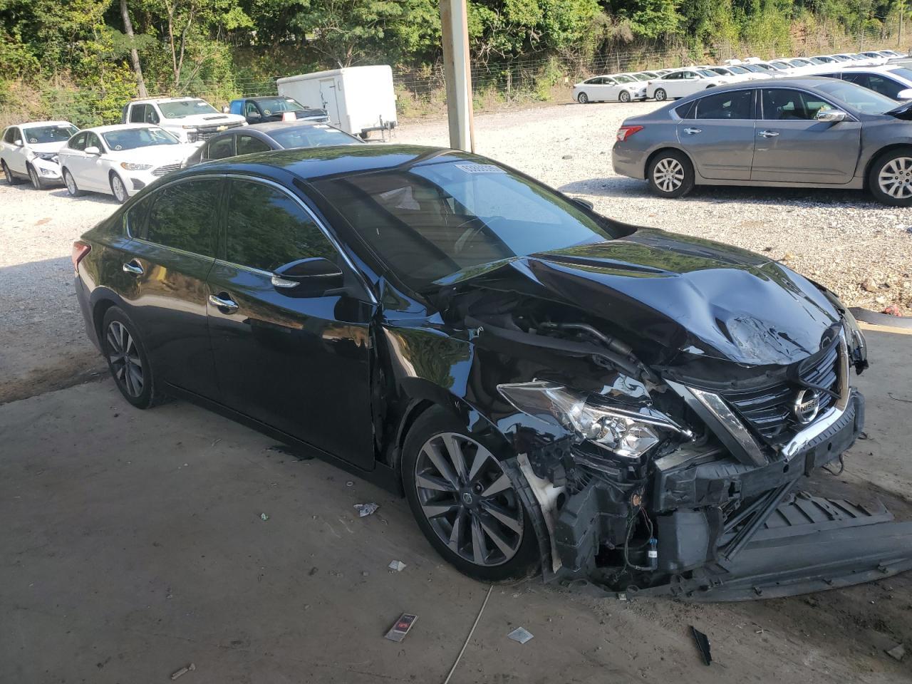 2017 Nissan Altima 2.5 - Image 4