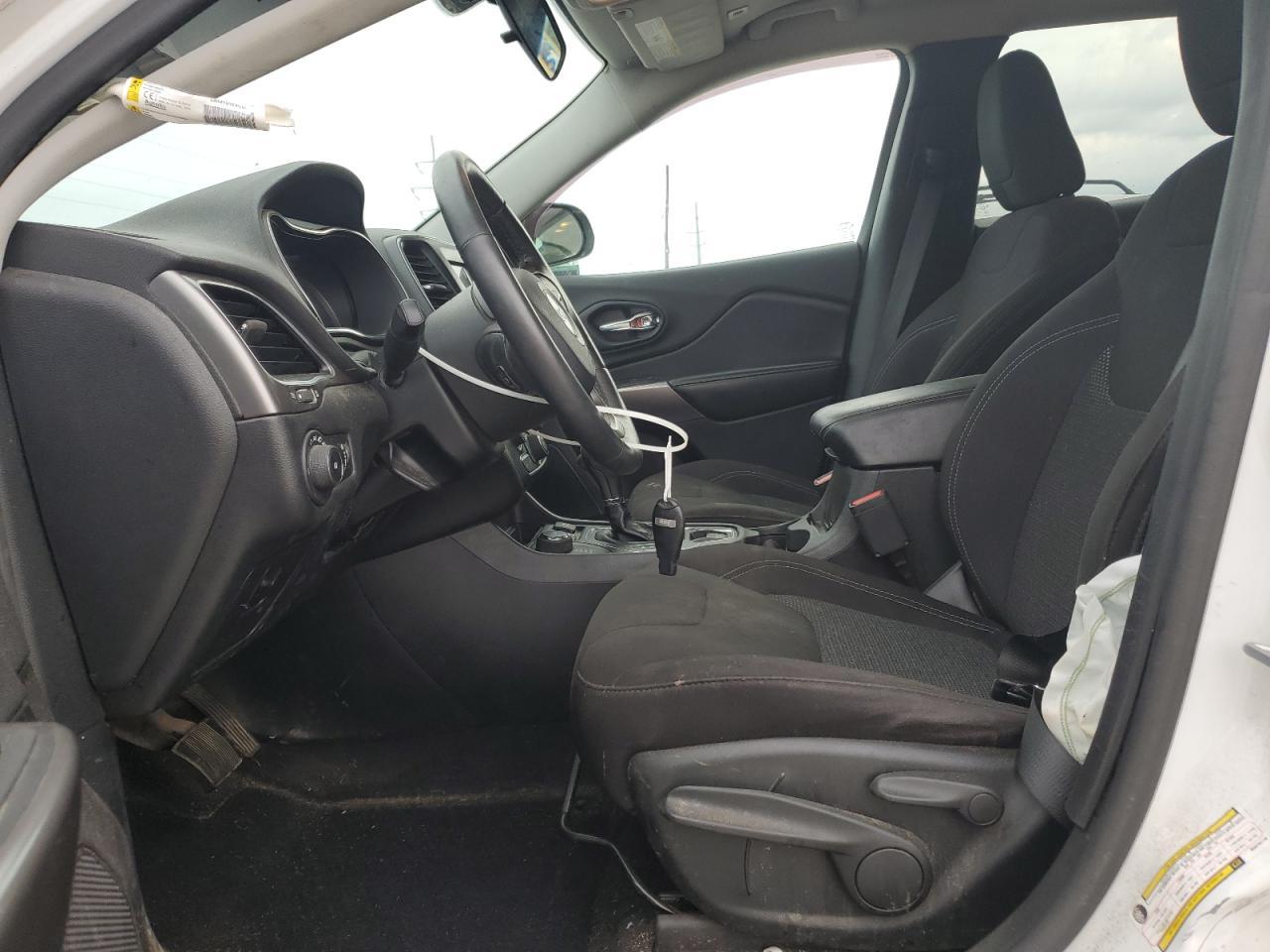 2019 Jeep Cherokee Latitude - Image 7