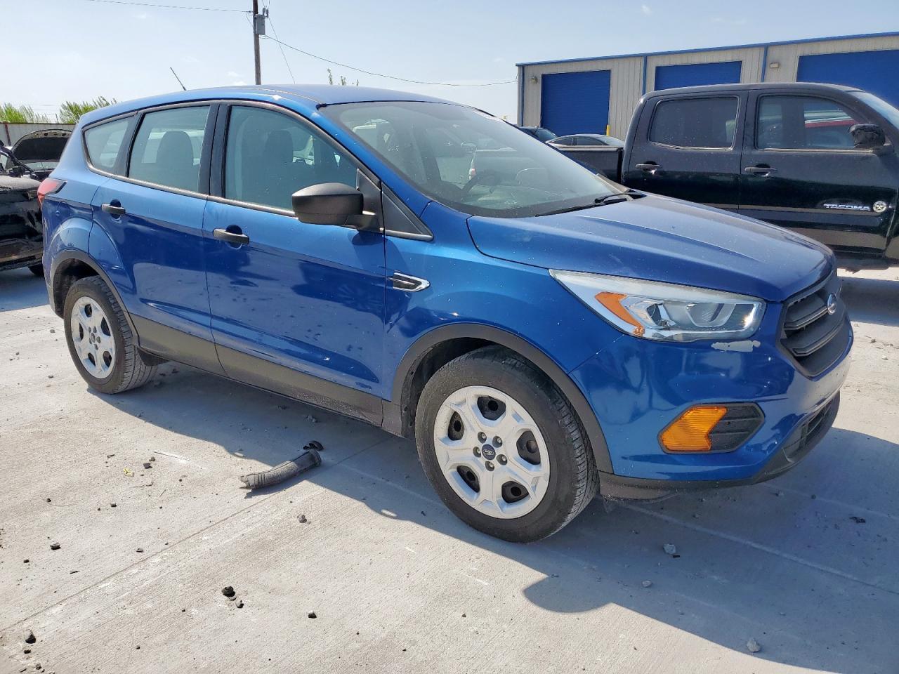 2019 Ford Escape S - Фото 4