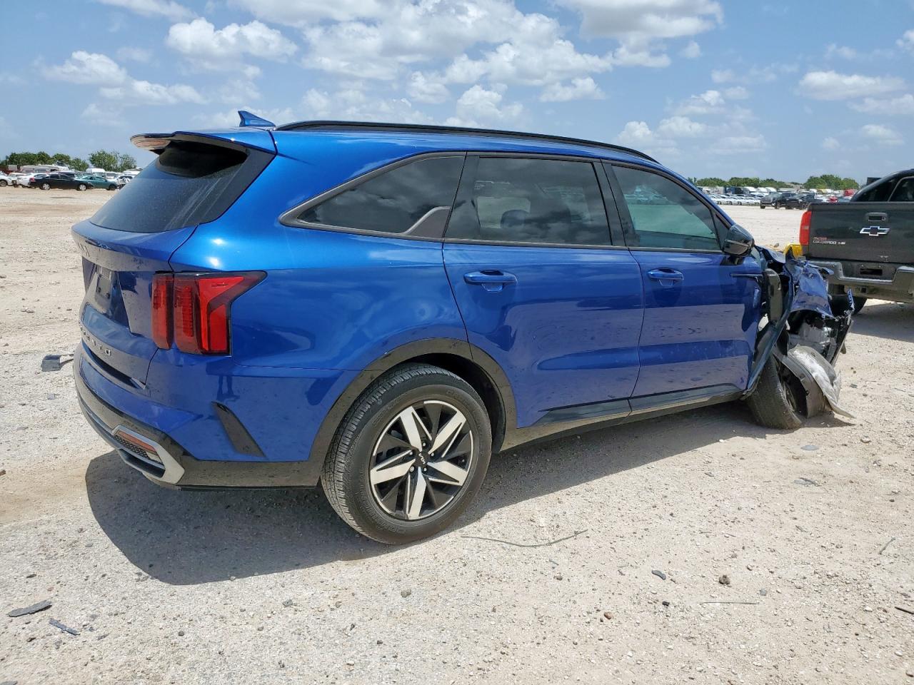 2022 Kia Sorento S - Image 3