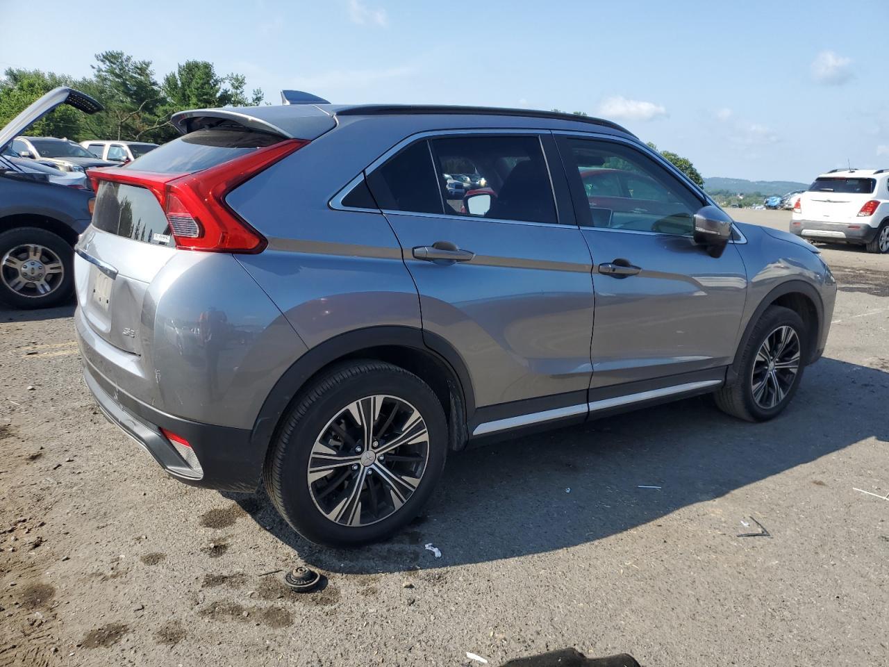 2020 Mitsubishi Eclipse Cross Se - Image 3