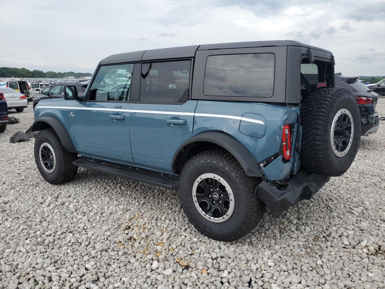 2022 Ford Bronco Base - Фото 2