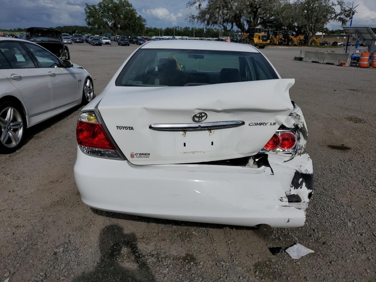 2005 Toyota Camry Le - Image 6