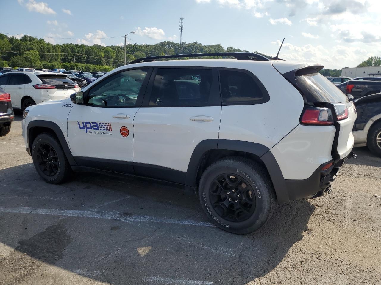 2022 Jeep Cherokee Latitude - Image 2