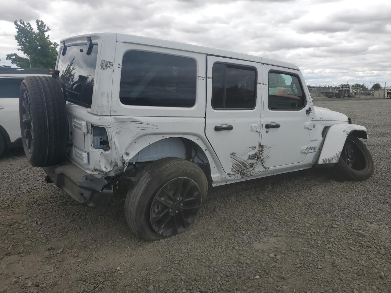 2024 Jeep Wrangler Sahara 4Xe - Image 3