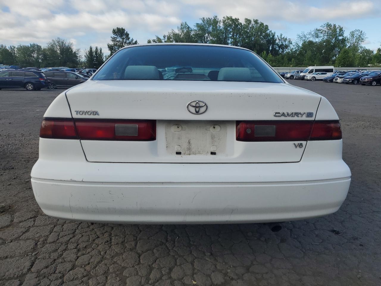 1999 Toyota Camry Ce - Фото 6