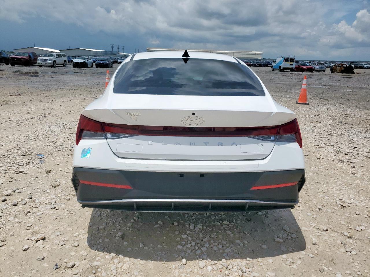 2024 Hyundai Elantra Sel - Фото 6